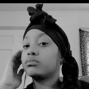 Meet your Posher, Adrianne